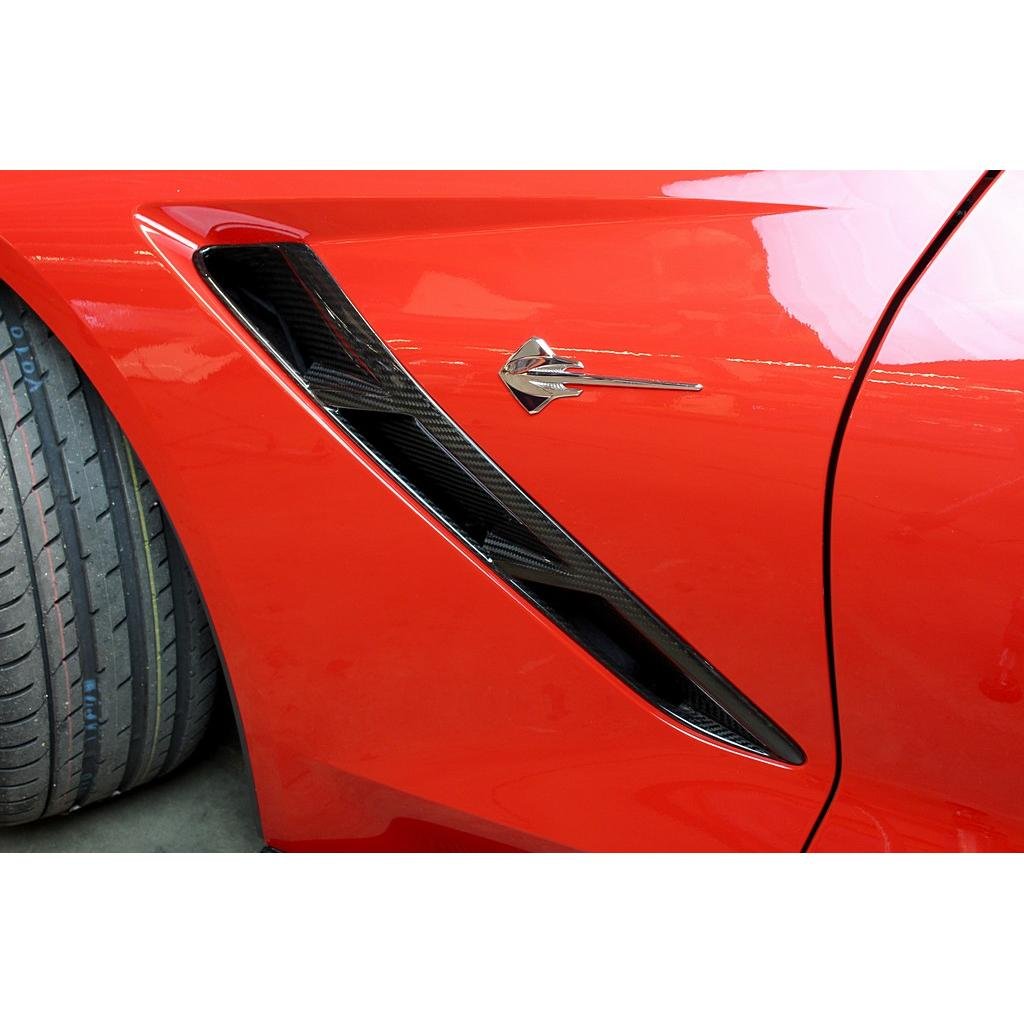APR-Performance-Carbon-Fiber-Fender-Vents-Installed-Close-View.jpg