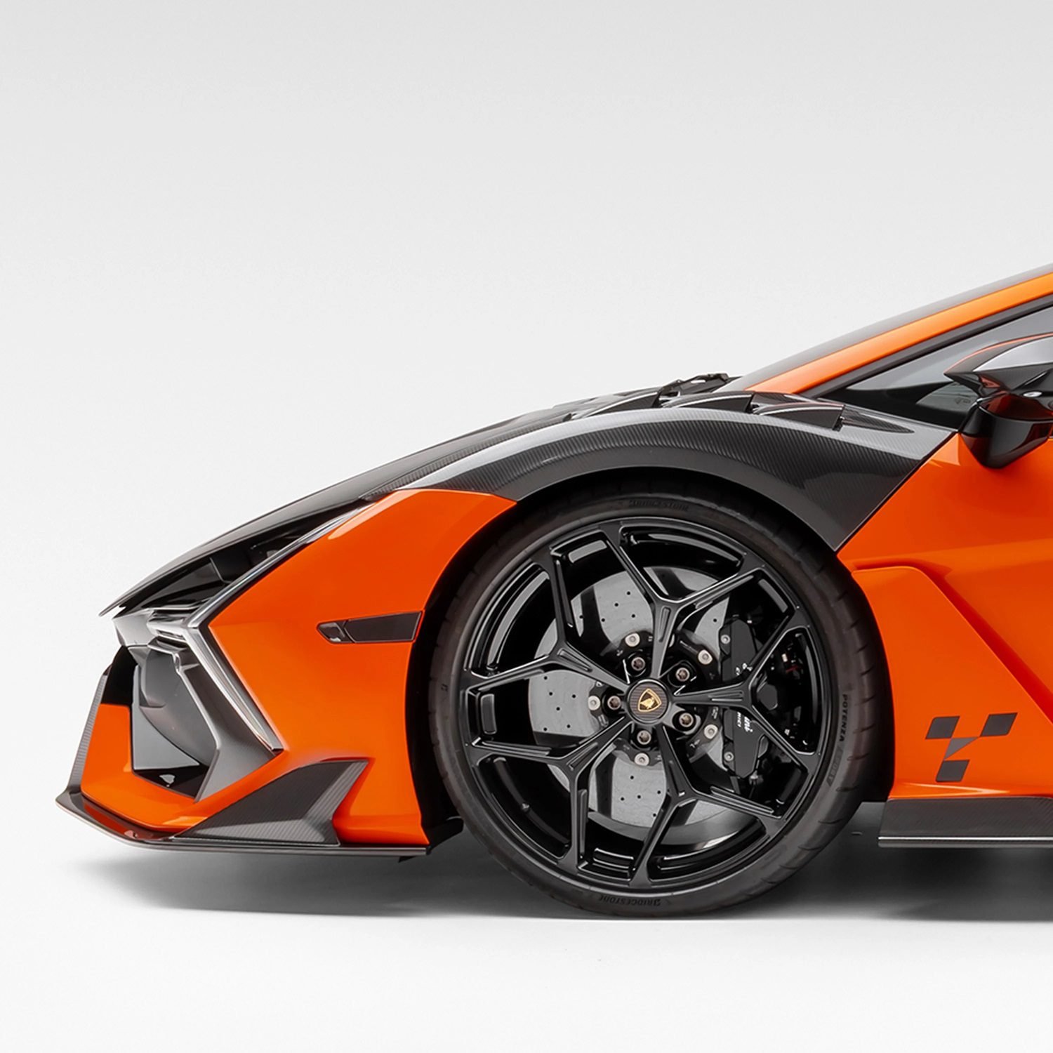 Lamborghini_Revuelto_CarbonFiberAero_FrontSpoiler_1-5_3000x.jpg