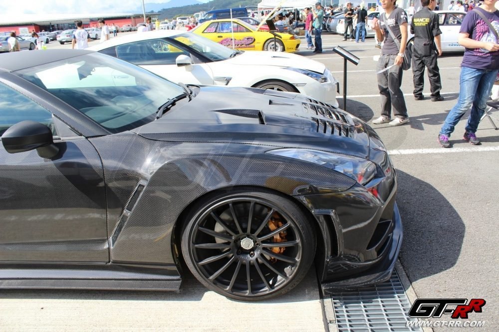 Top-Racing-Dry-Carbon-Front-Wide-Fenders-Nissan-GT-R-2014-16-3.jpg
