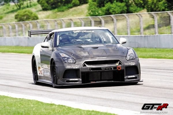 Top-Racing-Dry-Carbon-Front-Wide-Fenders-Nissan-GT-R-2014-16-7.jpg