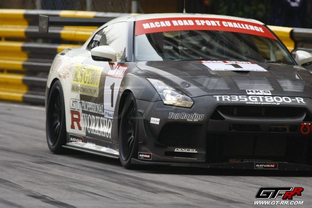 Top-Racing-Dry-Carbon-Front-Wide-Fenders-Nissan-GT-R-2014-16-8.jpg